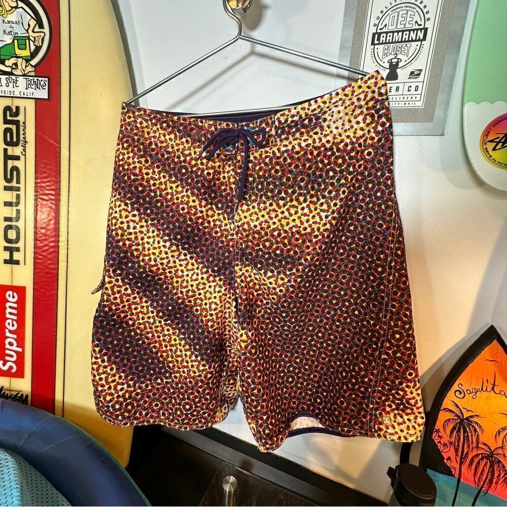 DC® SKATEBOARD CO. | HALFTONE DOTS—SURF TRUNKS | Mens 32